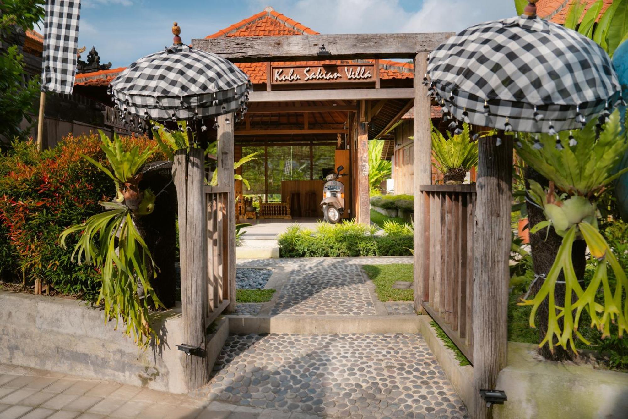 Kubu Sakian Sidemen By Samhita Bali Lodge Silebeng