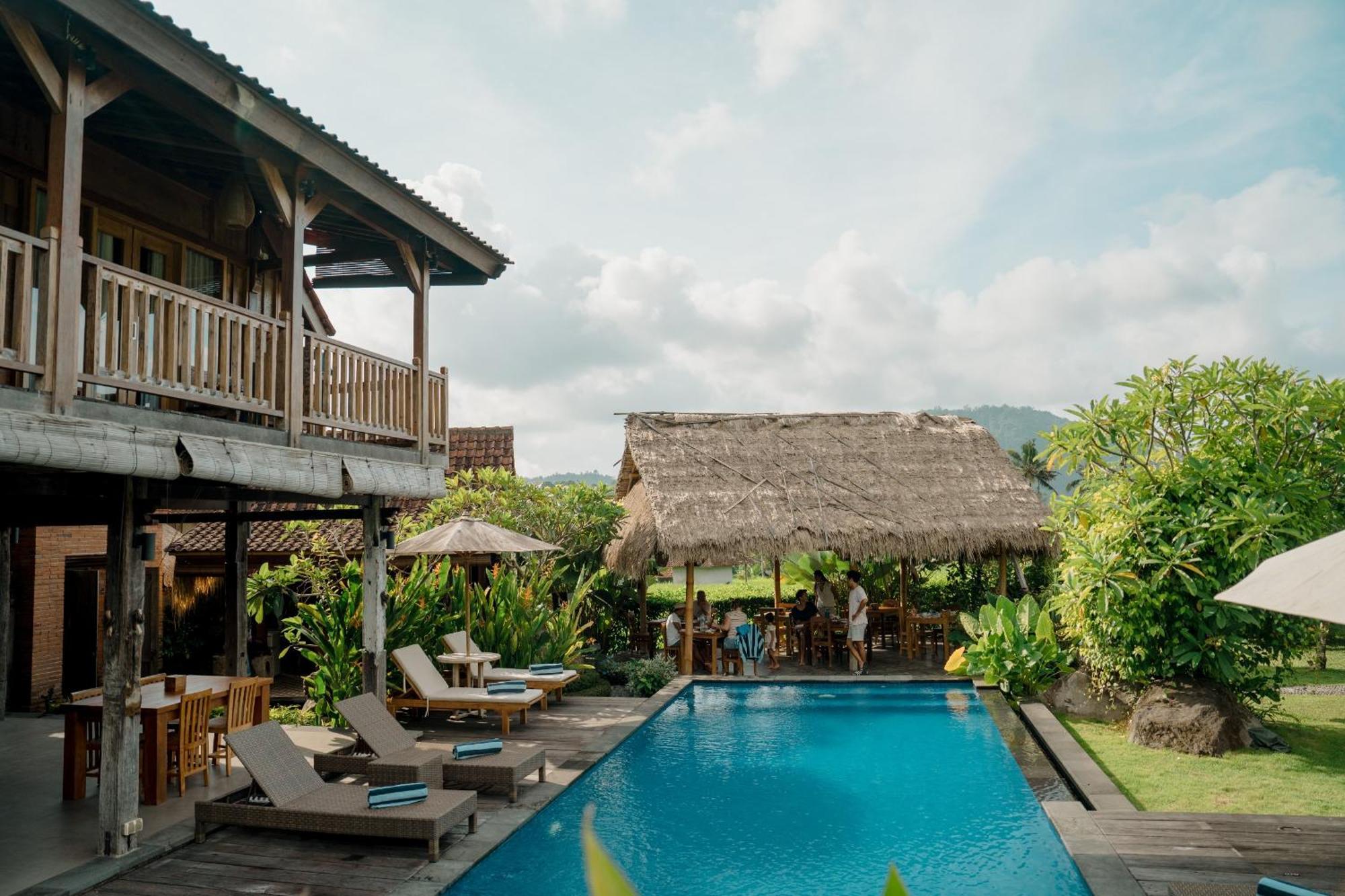 Kubu Sakian Sidemen By Samhita Bali Lodge Silebeng