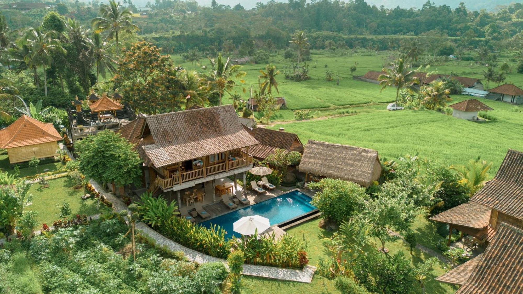 Kubu Sakian Sidemen By Samhita Bali Lodge Silebeng