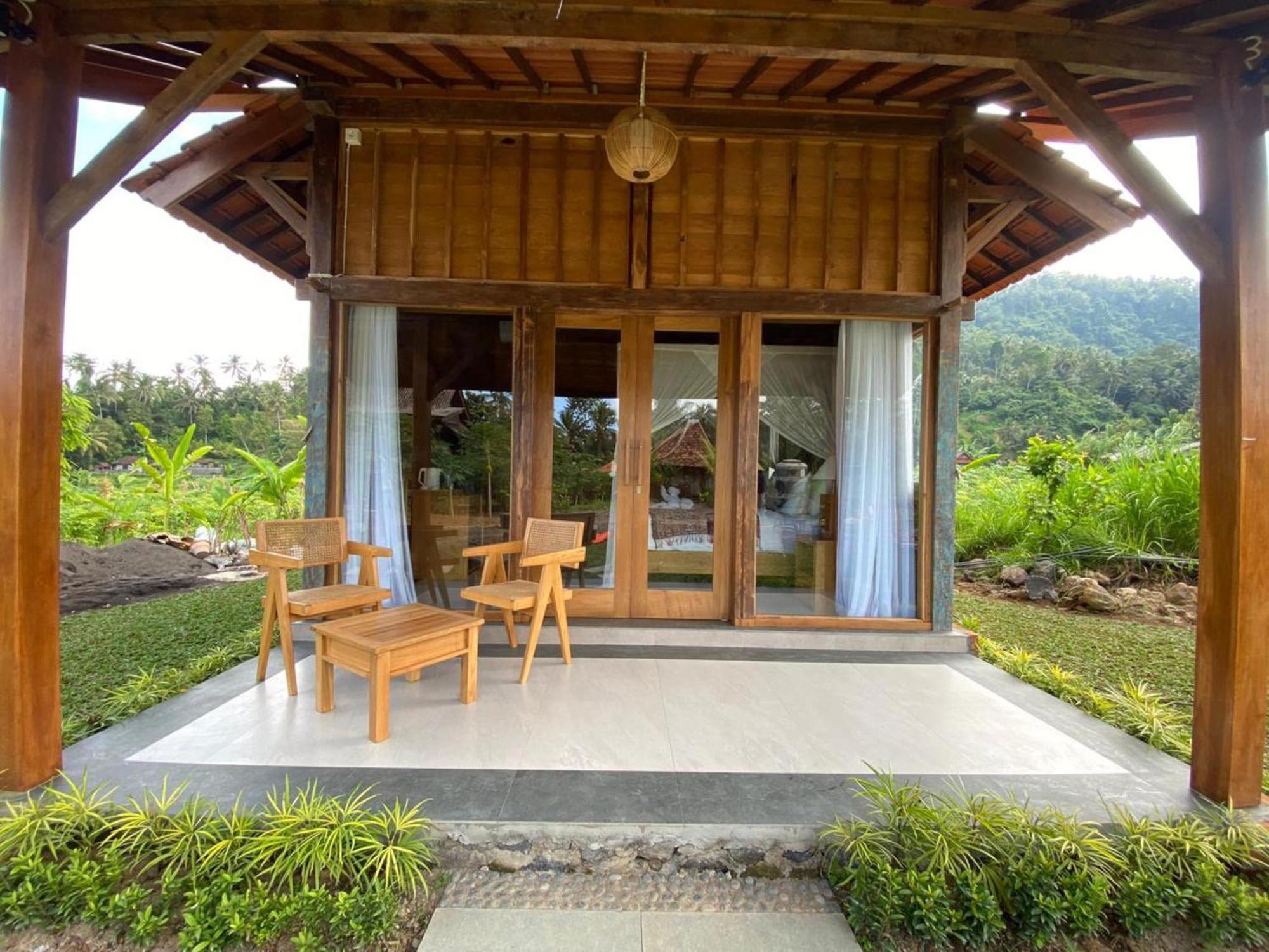 Lodge Kubu Sakian Sidemen By Samhita Bali *