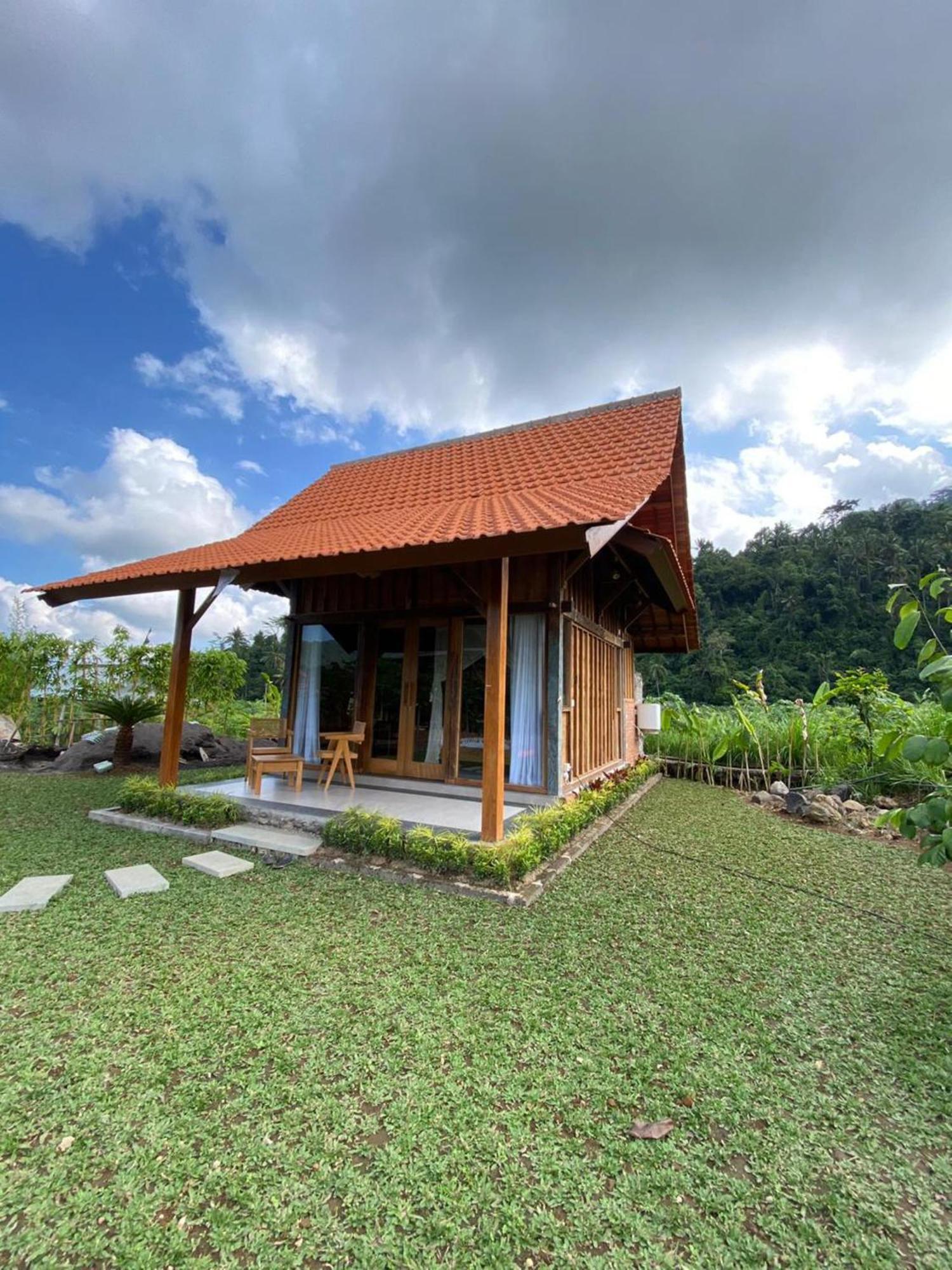 Lodge Kubu Sakian Sidemen By Samhita Bali