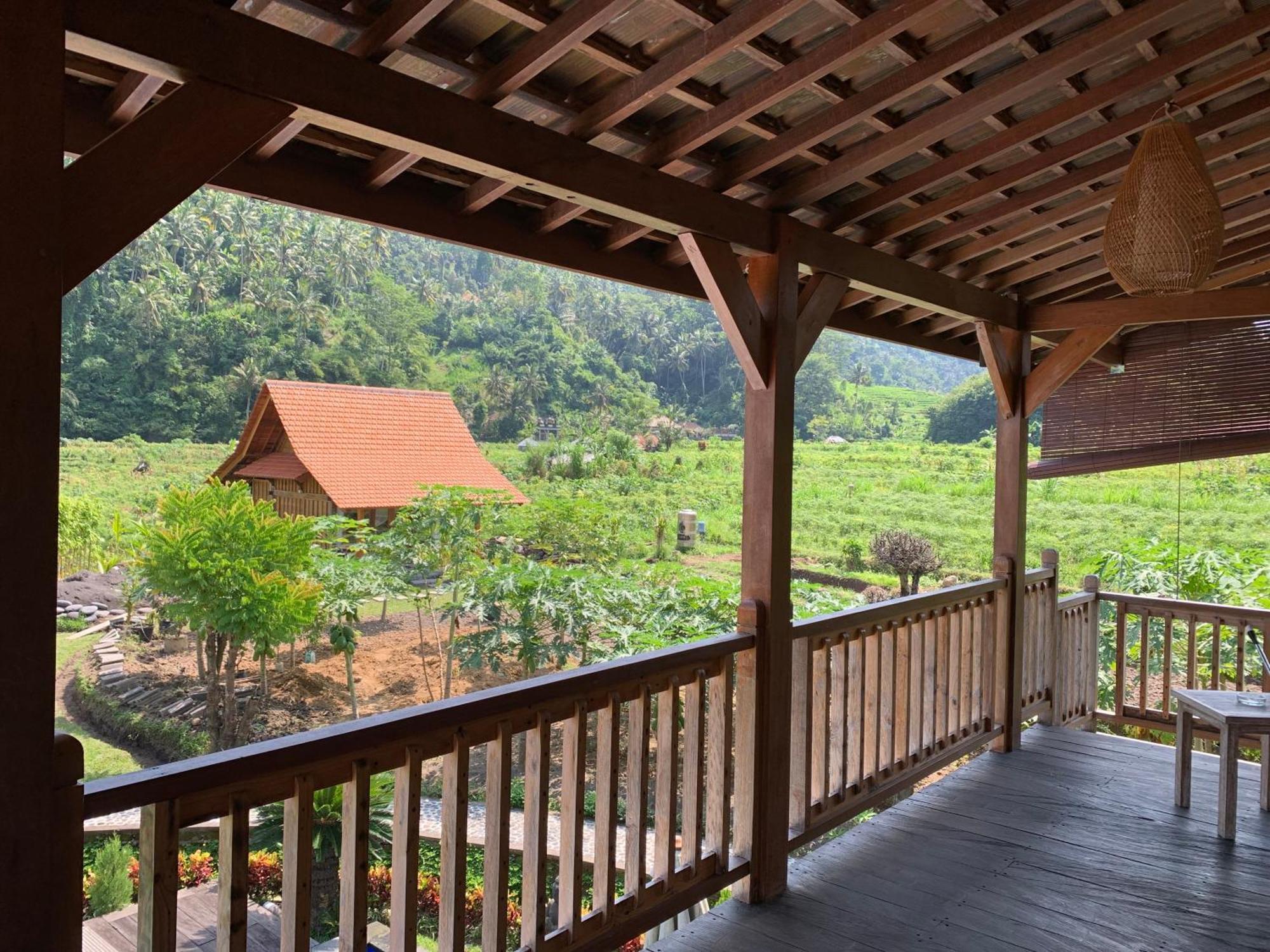 Lodge Kubu Sakian Sidemen By Samhita Bali Silebeng