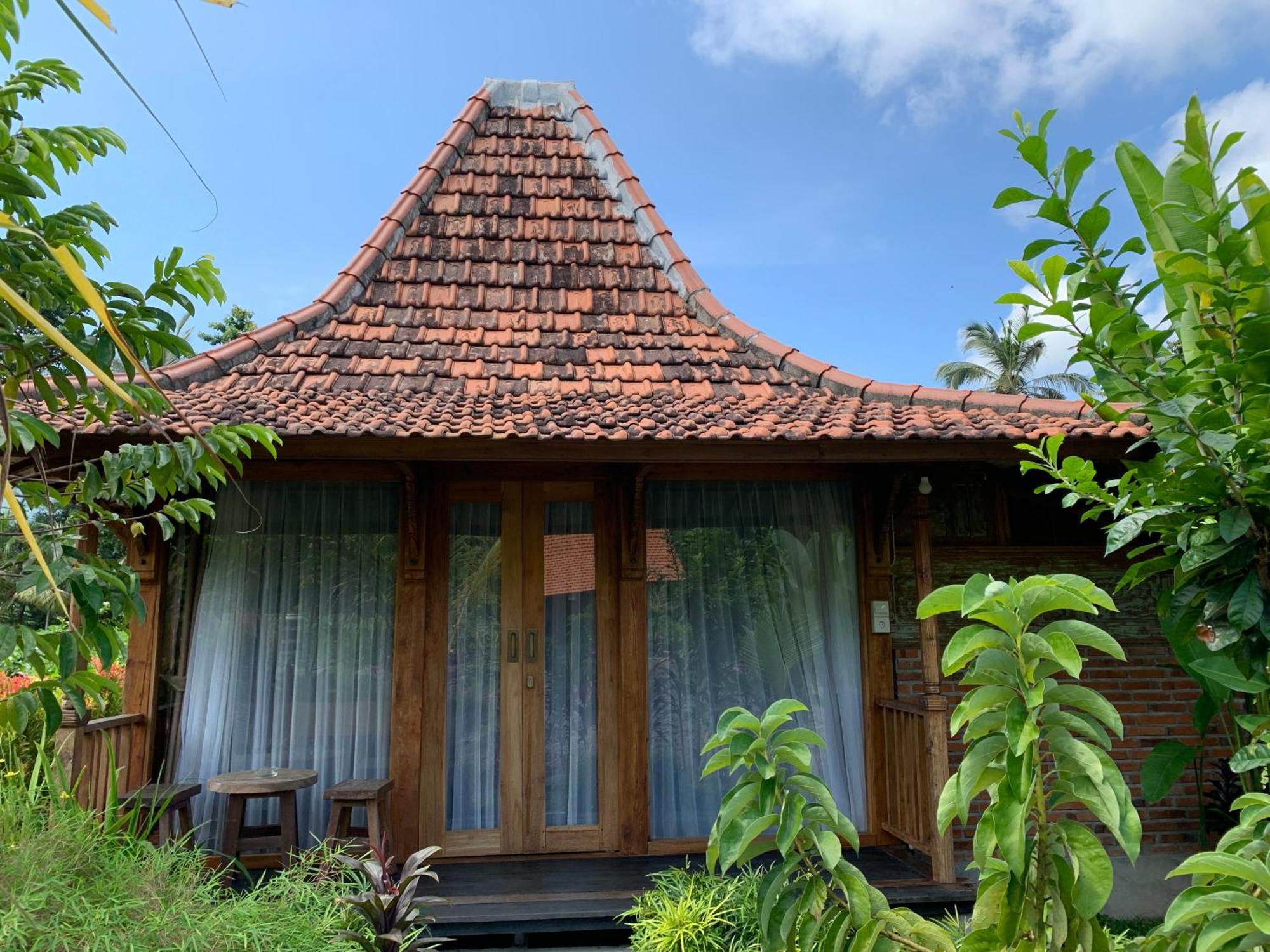 Kubu Sakian Sidemen By Samhita Bali * Silebeng