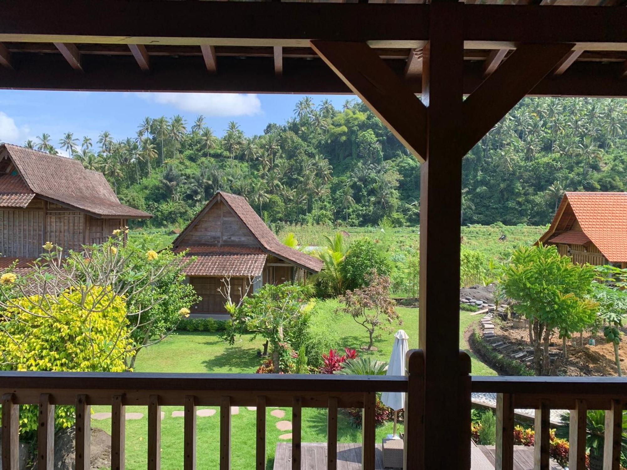 Kubu Sakian Sidemen By Samhita Bali Lodge Silebeng