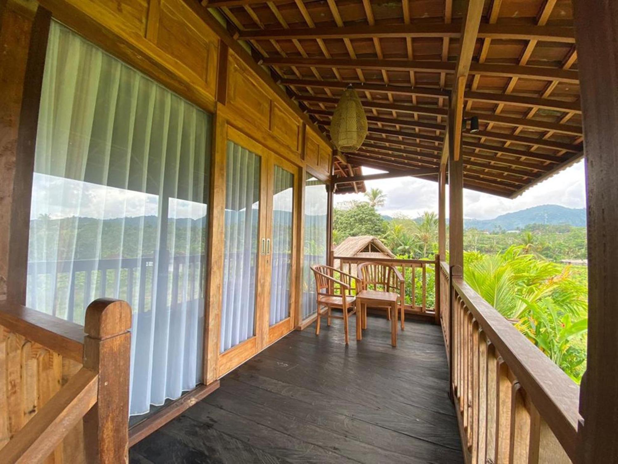 Kubu Sakian Sidemen By Samhita Bali Lodge Silebeng